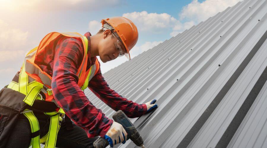 Owens Corning roofing contractor in Monmouth, IL